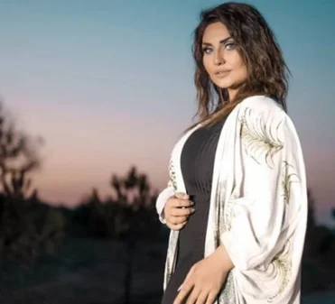 Şebnem Tovuzlu sesiyle ve güzelliğiyle büyüledi